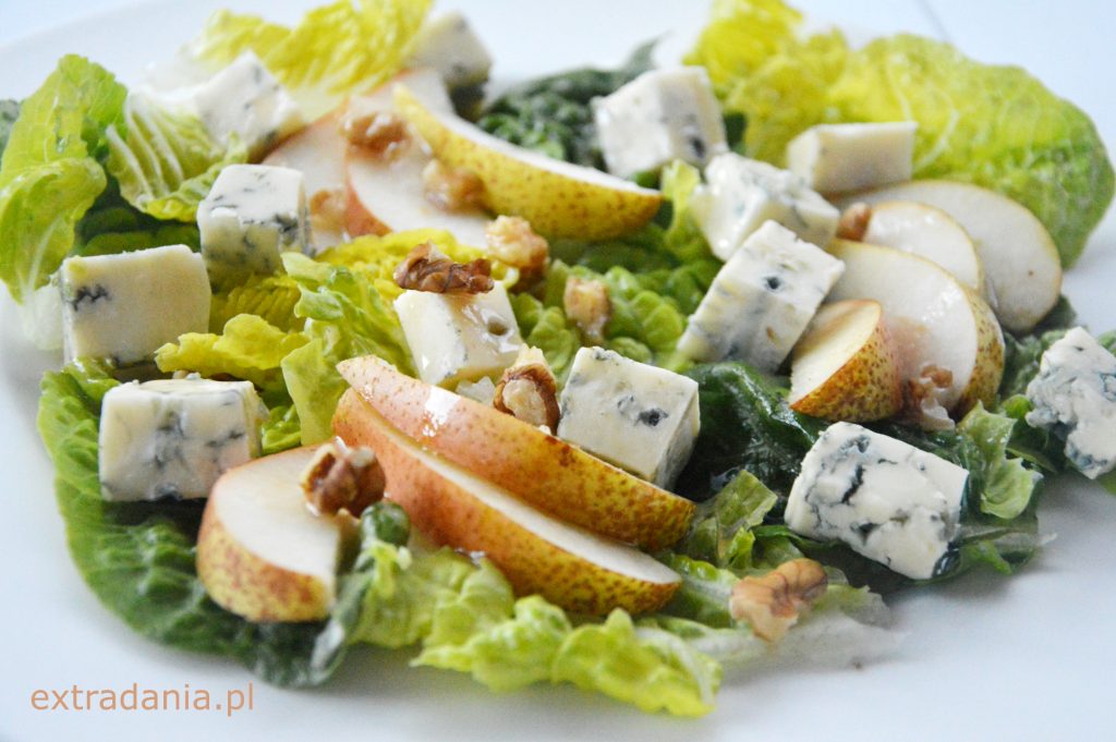 salatka z gruszka i serem plesniowym