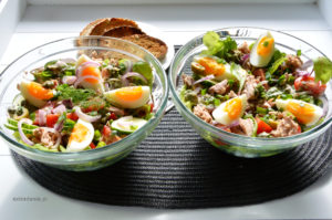 salatka z tunczykiem i jajkiem