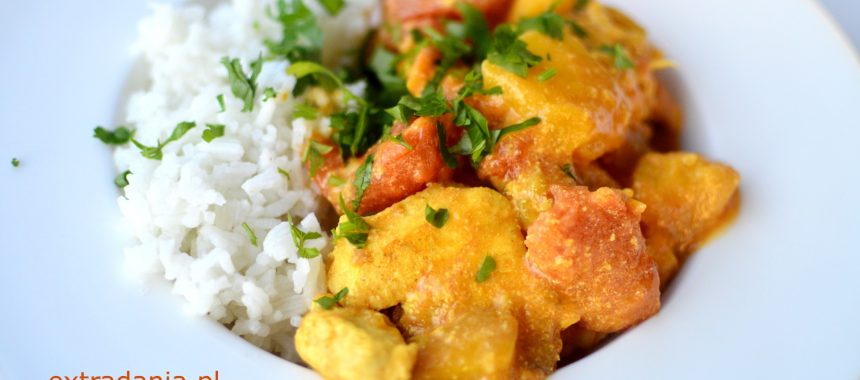 Curry z kurczakiem, mango i pomidorami