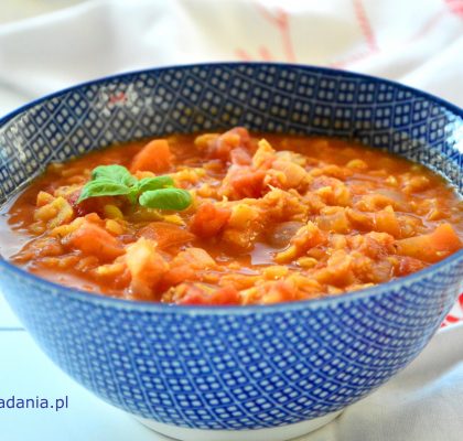 zupa z czerwona soczewica i pomidorami