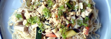 Pad Thai z tofu i warzywami