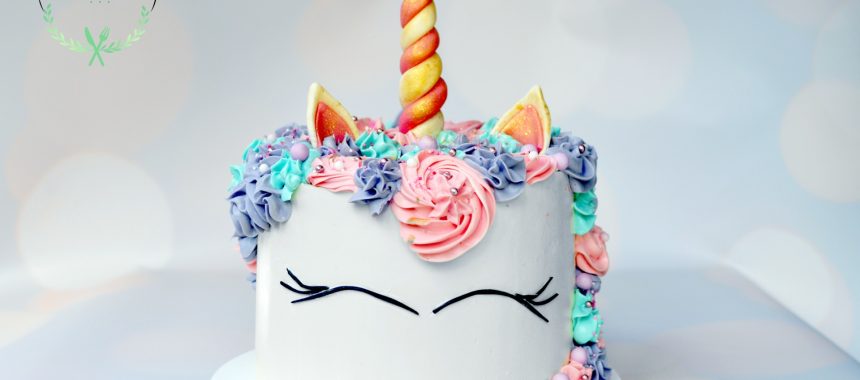 Rainbow cake – tęczowy tort jednorożec